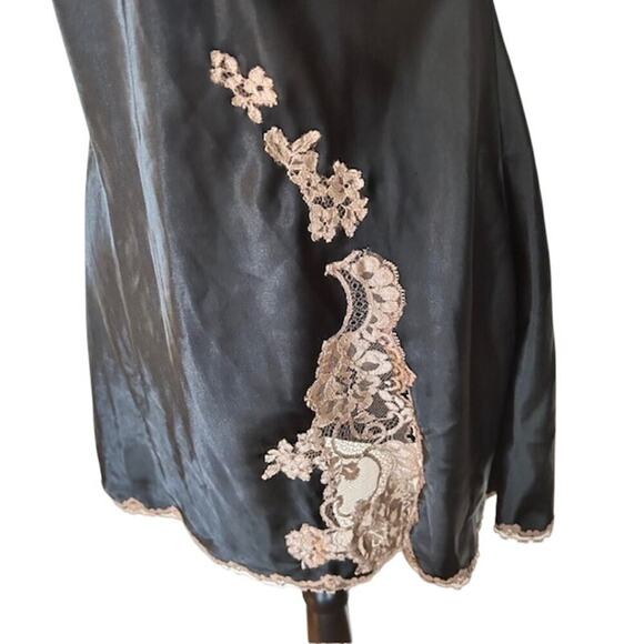Y2K Victoria's Secret Black Satin Slip Dress w/ Cream Lace – Madison Beer Style - Picture 3 of 6